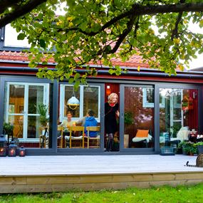 Willab Garden glaspartier, WG 100 Talvieristetyt liukuovet ja julkisivun lasielementit antracitgrå/vit