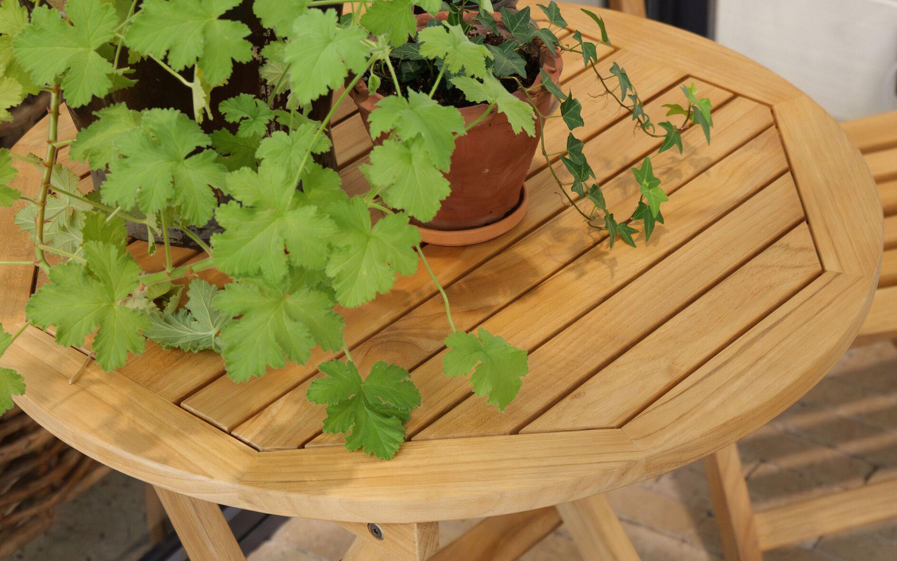 mobler-porch-bord-detalj.jpg