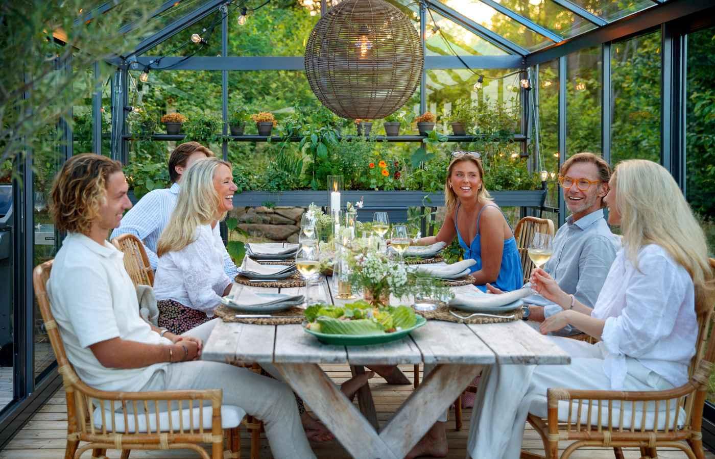 Vaxthus Green Room Classic Sommar Manniskor Middag Matgrupp